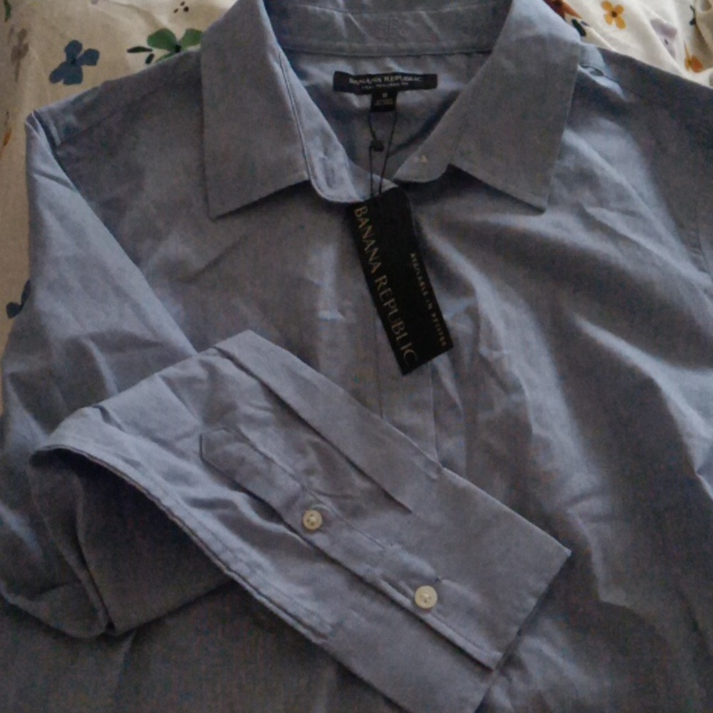 Brand new Banana Republic fitted button down